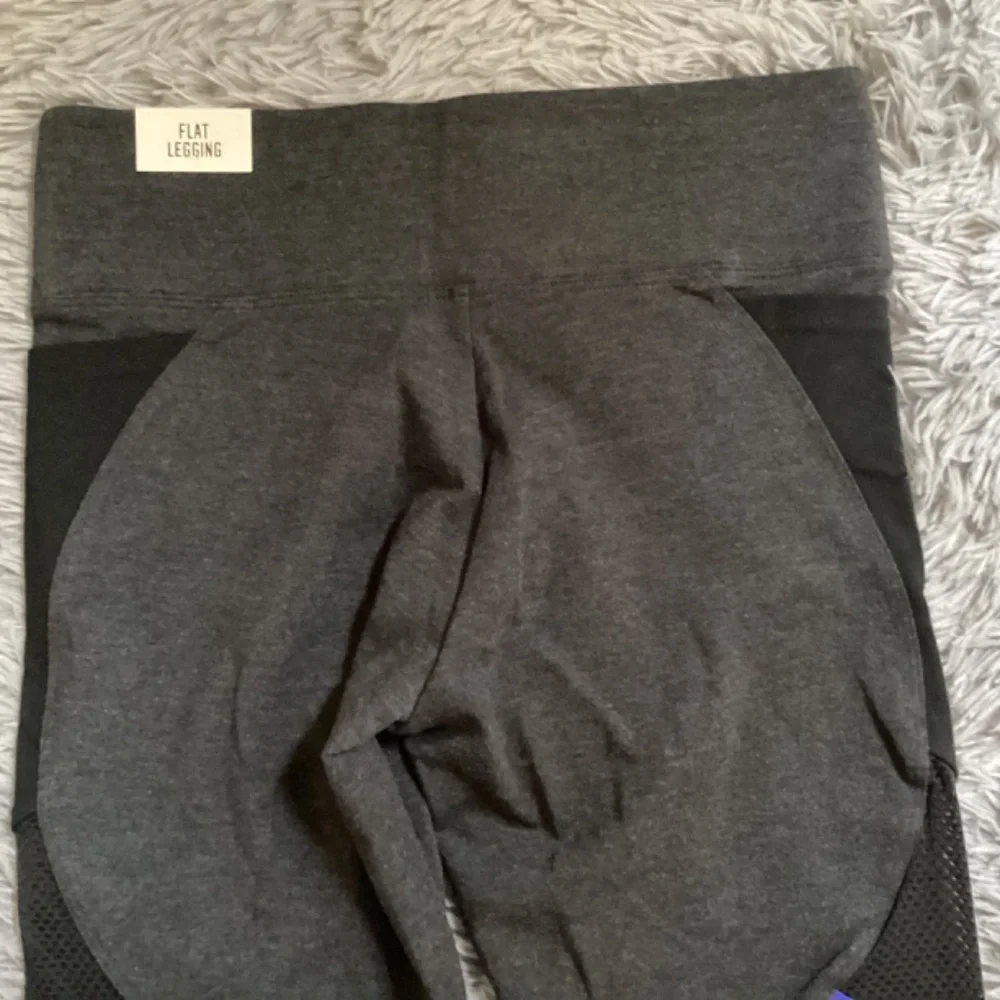 Pink Yoga Purple/Black Flat Legging Size S NWT